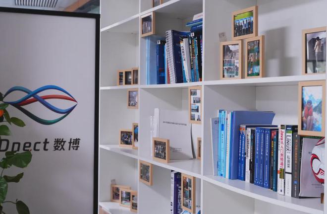 理事专访 文卫东：深耕垂直领域知识引擎 解码AI治理新范式(图3)